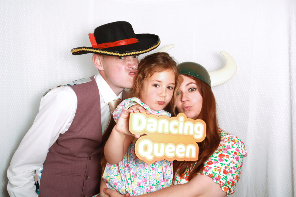 Laura &amp; robert married at hockwold hall
