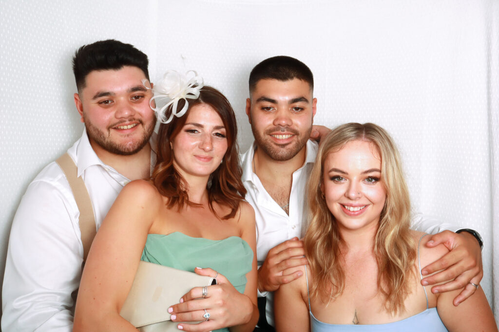 Laura &amp; robert married at hockwold hall