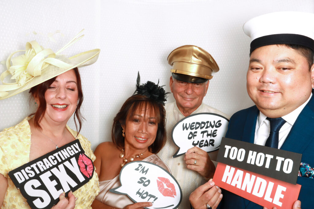 Laura &amp; robert married at hockwold hall