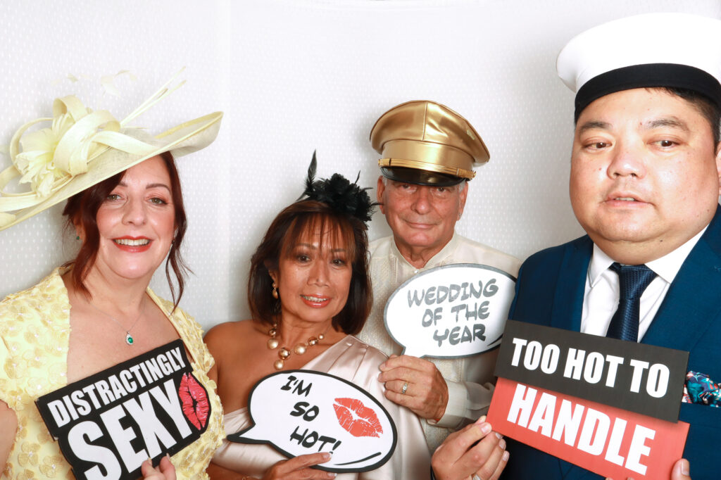 Laura &amp; robert married at hockwold hall