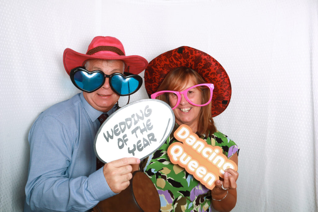 Laura &amp; robert married at hockwold hall