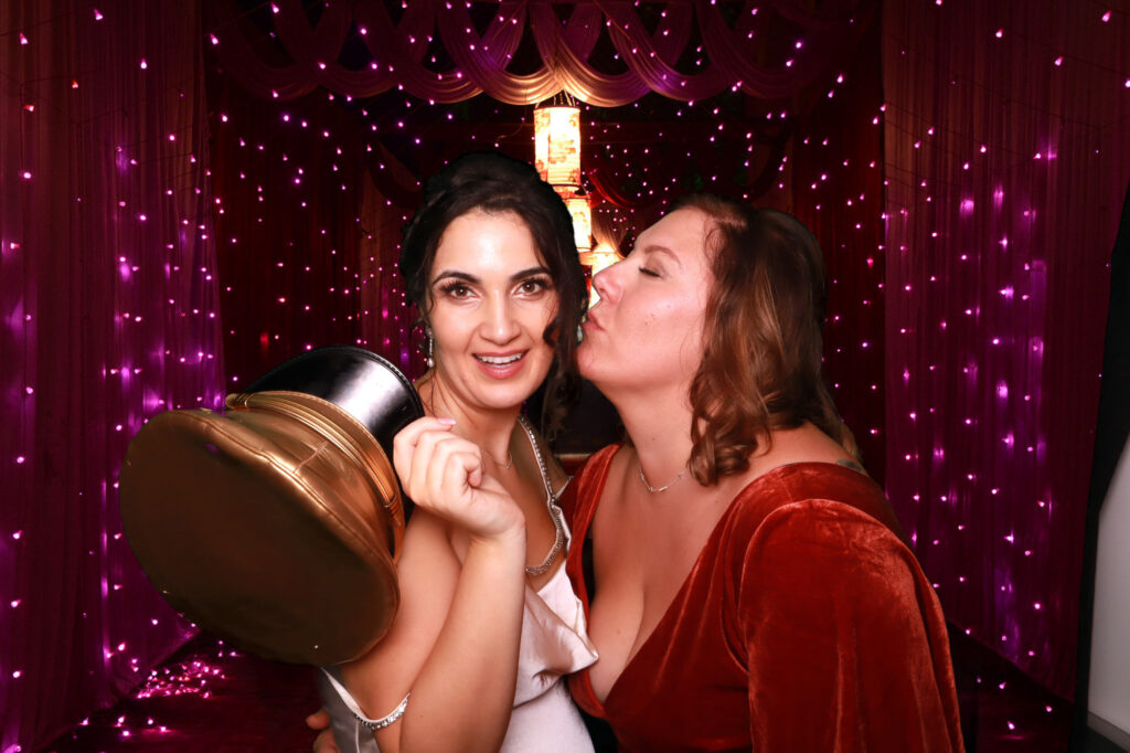 Joe & Hanna Vaulty Manor Vaulty Manor Maldon Photo Booth Hire Joe & hanna vaulty manor