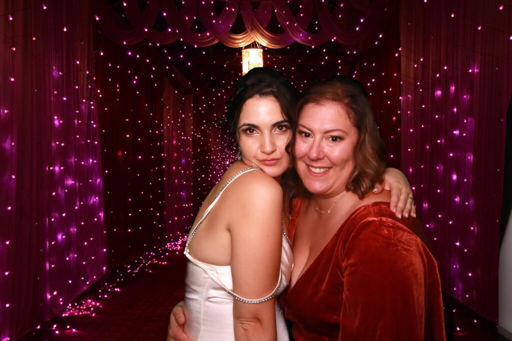 Joe & Hanna Vaulty Manor Vaulty Manor Maldon Photo Booth Hire Joe & hanna vaulty manor