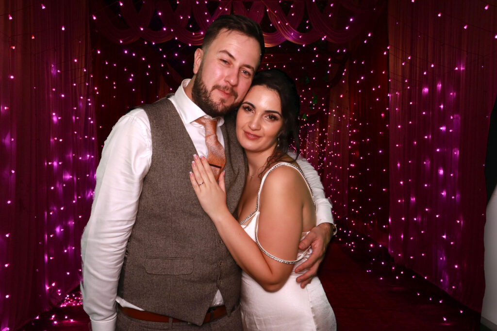 Joe & Hanna Vaulty Manor Vaulty Manor Maldon Photo Booth Hire Joe & hanna vaulty manor