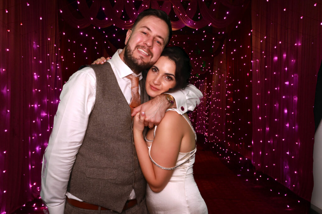 Joe & Hanna Vaulty Manor Vaulty Manor Maldon Photo Booth Hire Joe & hanna vaulty manor
