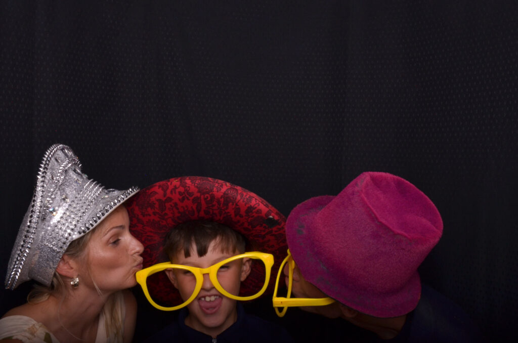 Full sized 126 mr & mrs goddard | harbour room levington near ipswich