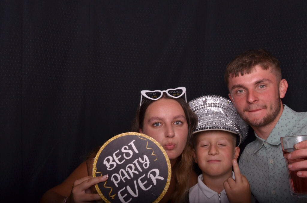 Full sized 162 1 mr & mrs goddard | harbour room levington near ipswich